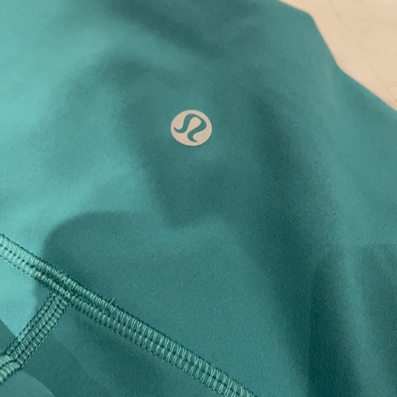 WUNDER TRAIN HIGH-RISE SHORT 8" - Picture 4 of 4